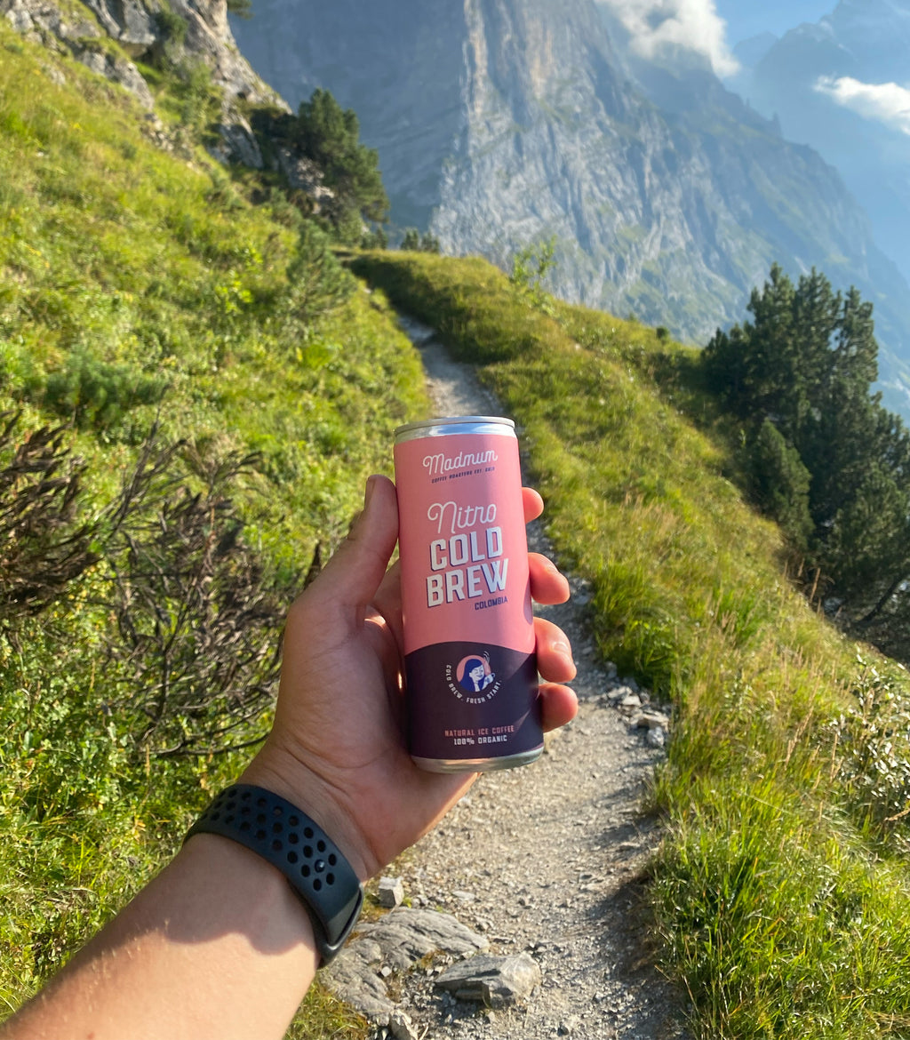 Nitro Cold Brew detail – gecarboniseerde cold brew koffie blik Madmum