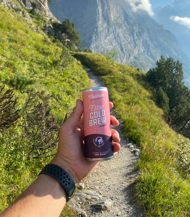 Nitro Cold Brew detail – gecarboniseerde cold brew koffie blik Madmum