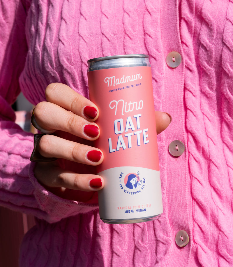 Nitro Oat Latte detail – cremige oat latte cold brew koffie blik
