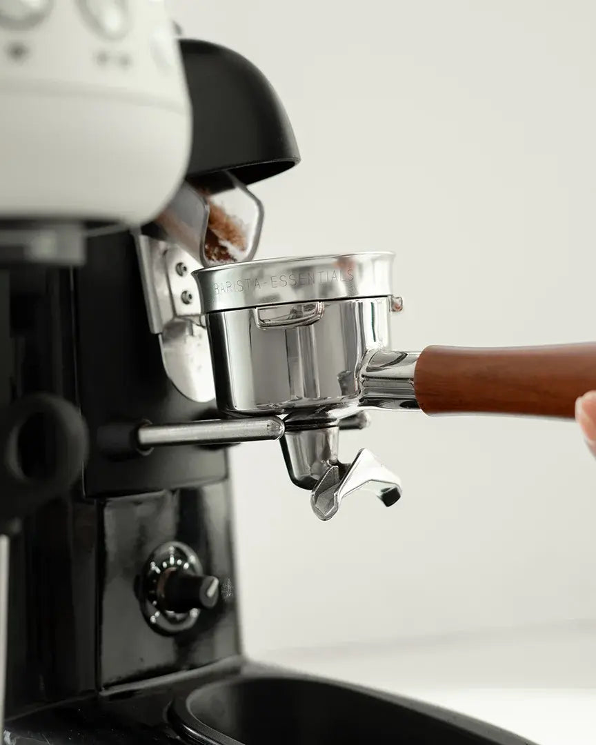 Dosing Ring gebruik – koffiemeel opvangen bij malen espresso Madmum